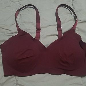 Women's size Large bra. Adjustable shoulder straps